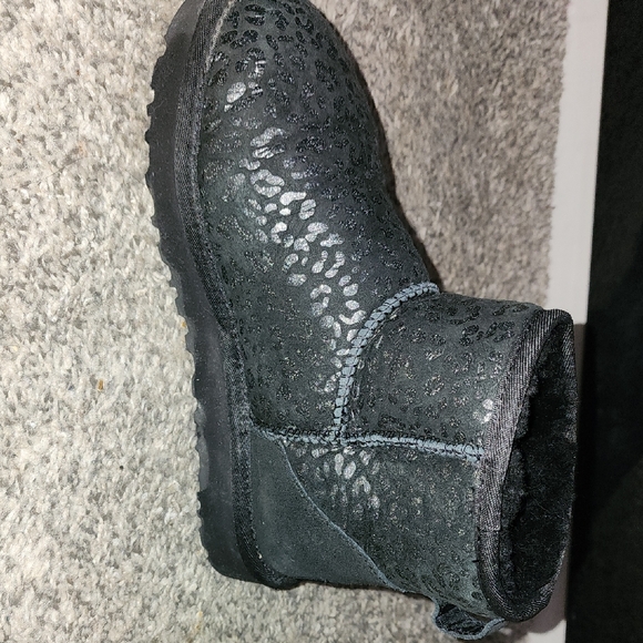 UGG Black Sparkle Leopard Print Unltra Mini Ugg Boots Size 6 - Picture 11 of 12